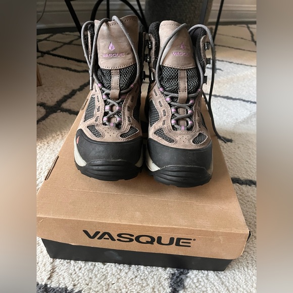 Vasque Breeze 2.0 GTX hiking boots size 7w WITH ORIGINAL BOX - Picture 4 of 12